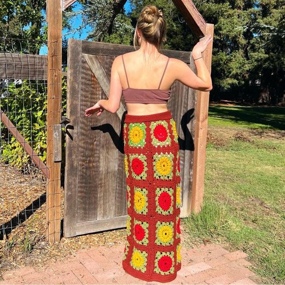 Late 60's/Early 70's Hand Crochet Drawstring Granny Square Maxi Skirt - Picture 4 of 6